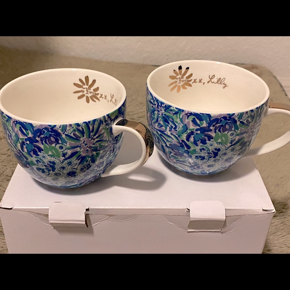 Beautiful designed ceramic set of Lilly Cups